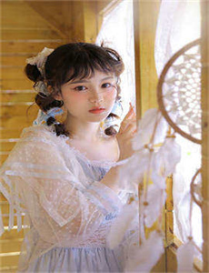 《女模特全棵走秀视频》