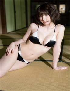 《倾城十月》
