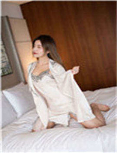 《校服进入稚嫩H》
